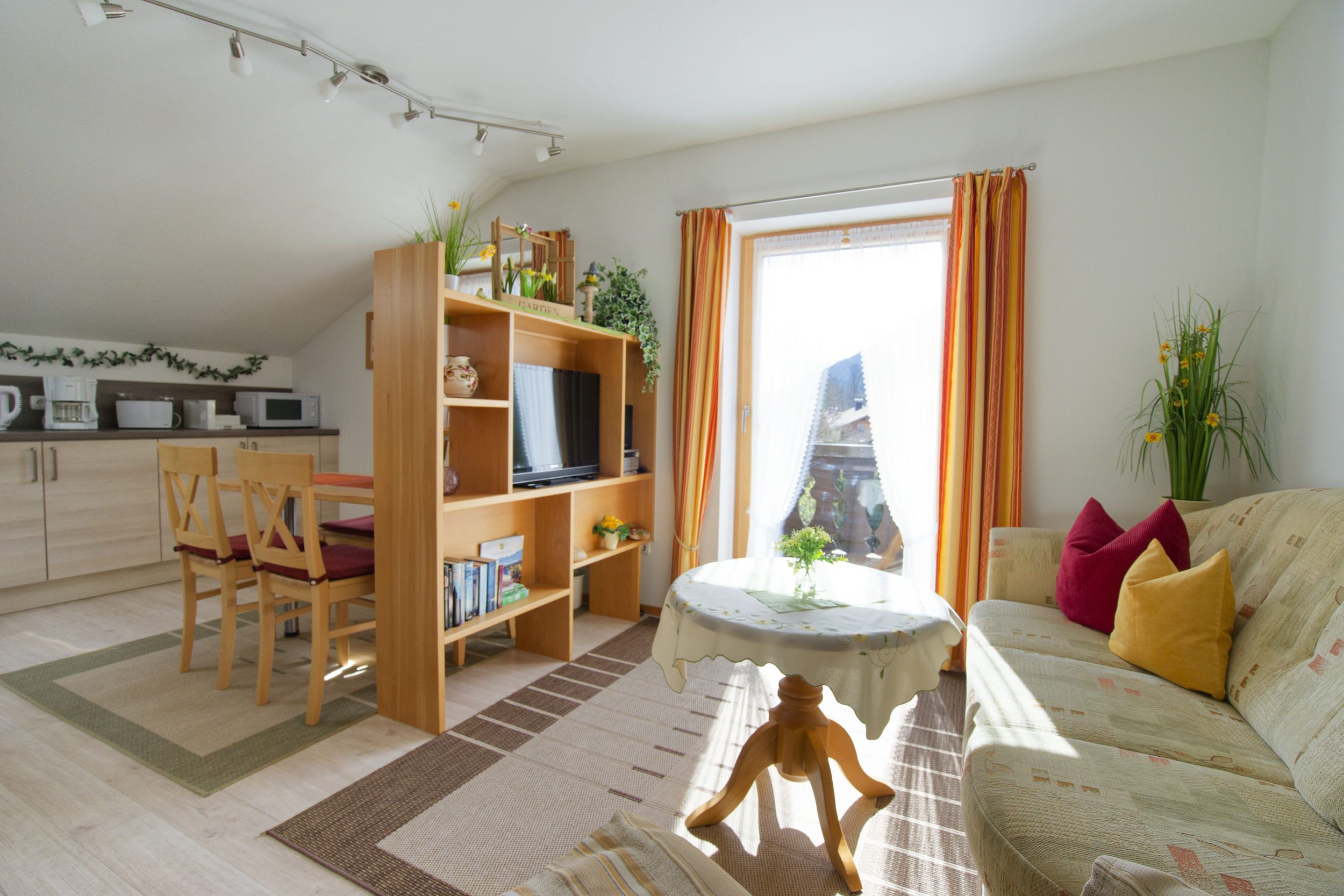 Ferienwohnung-Bad-Kohlgrub-Haus-am-Kurpark-Sitzgruppe
